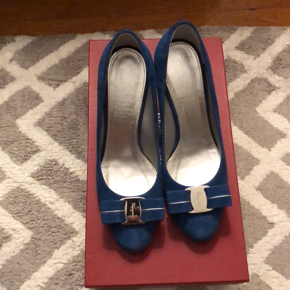 NWT Salvatore Ferragamo Carla - Sz 5.5